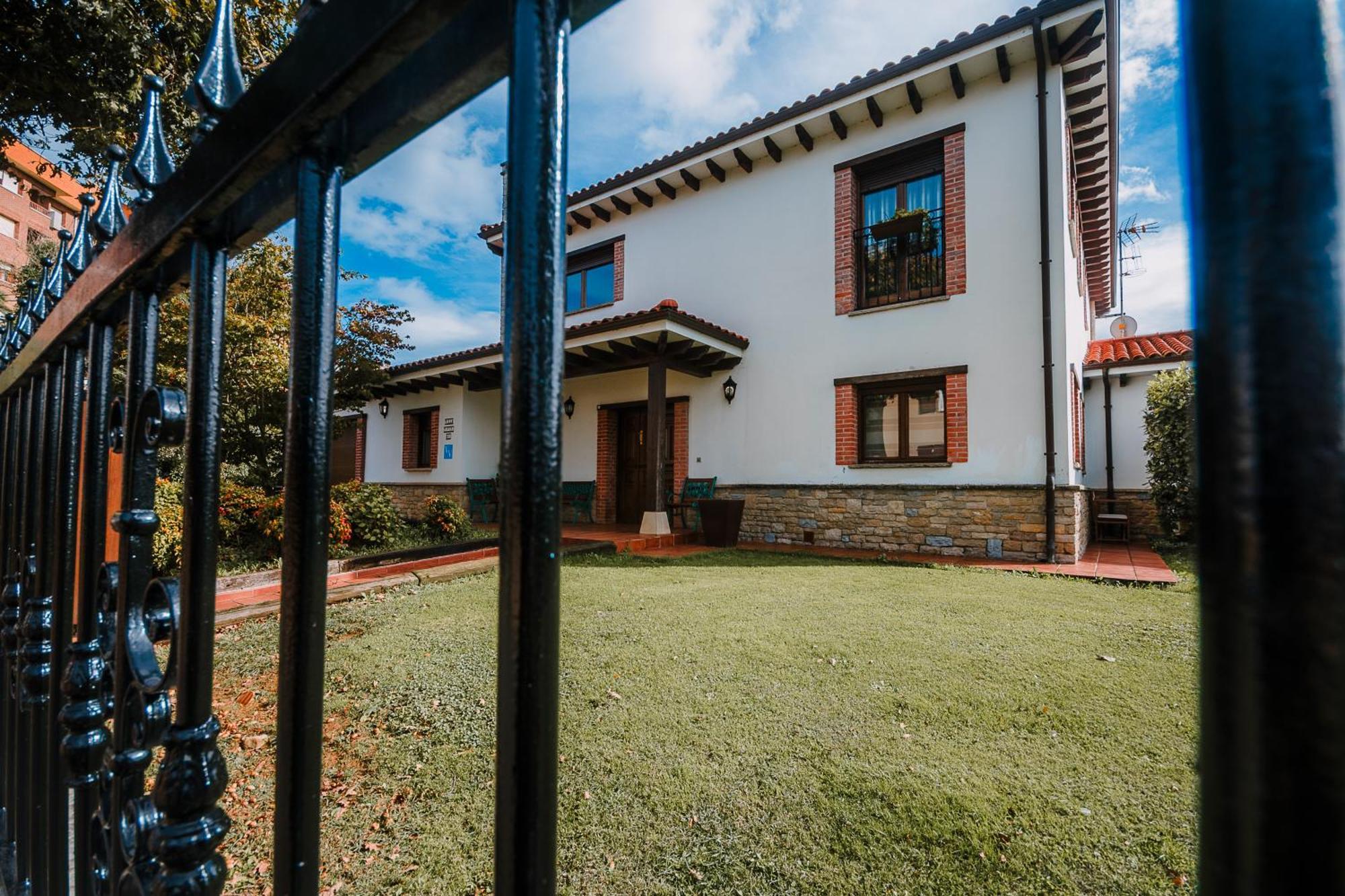 Villa Tiviti Oviedo Esterno foto