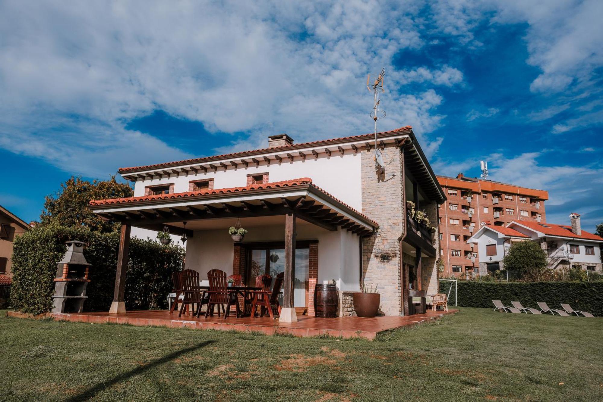 Villa Tiviti Oviedo Esterno foto